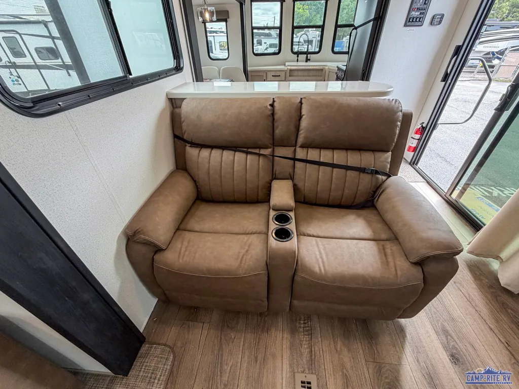 2027 Forest River Puma Vista 39FKL, Photos photo 12
