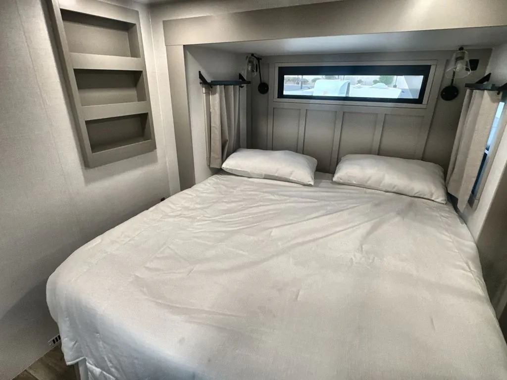 2026 Brinkley Model G 4100, Photos photo 22
