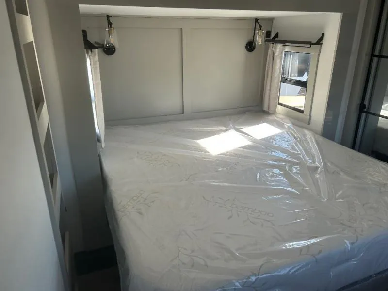 2026 Brinkley Model Z 3515, Photos photo 11