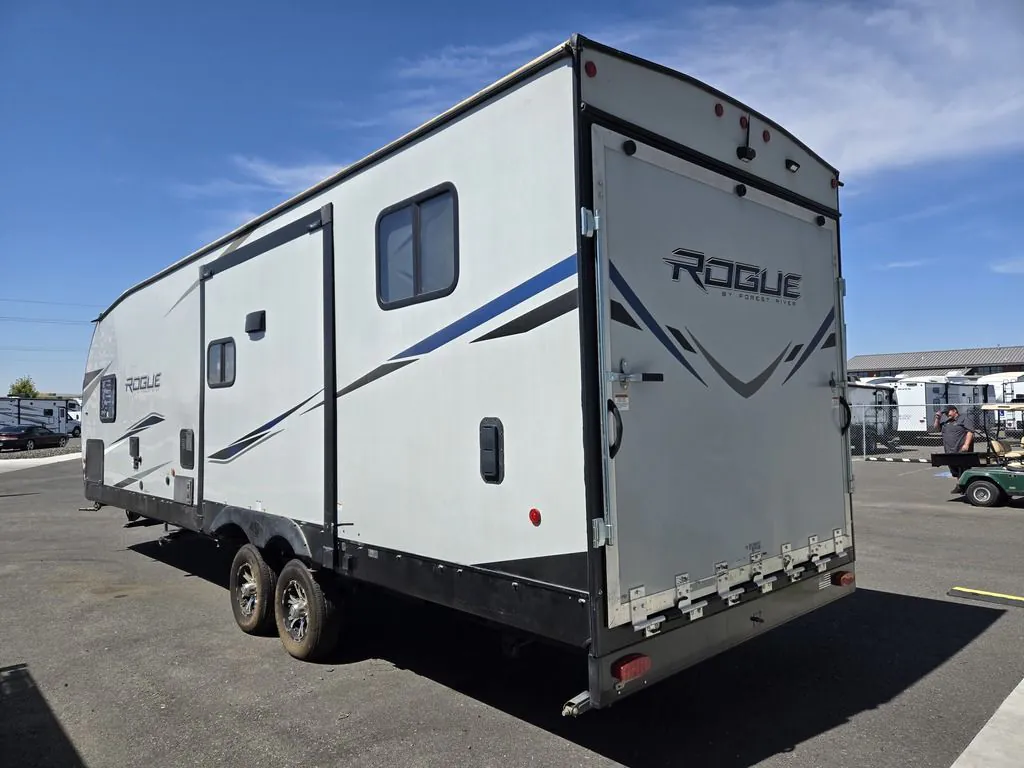 2022 Forest River Vengeance Rogue 26V, Photos photo 4