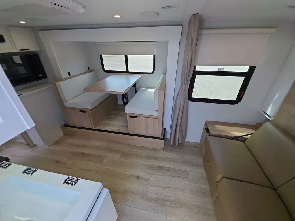 2027 Winnebago Micro Minnie 2108DS, Photos photo 6