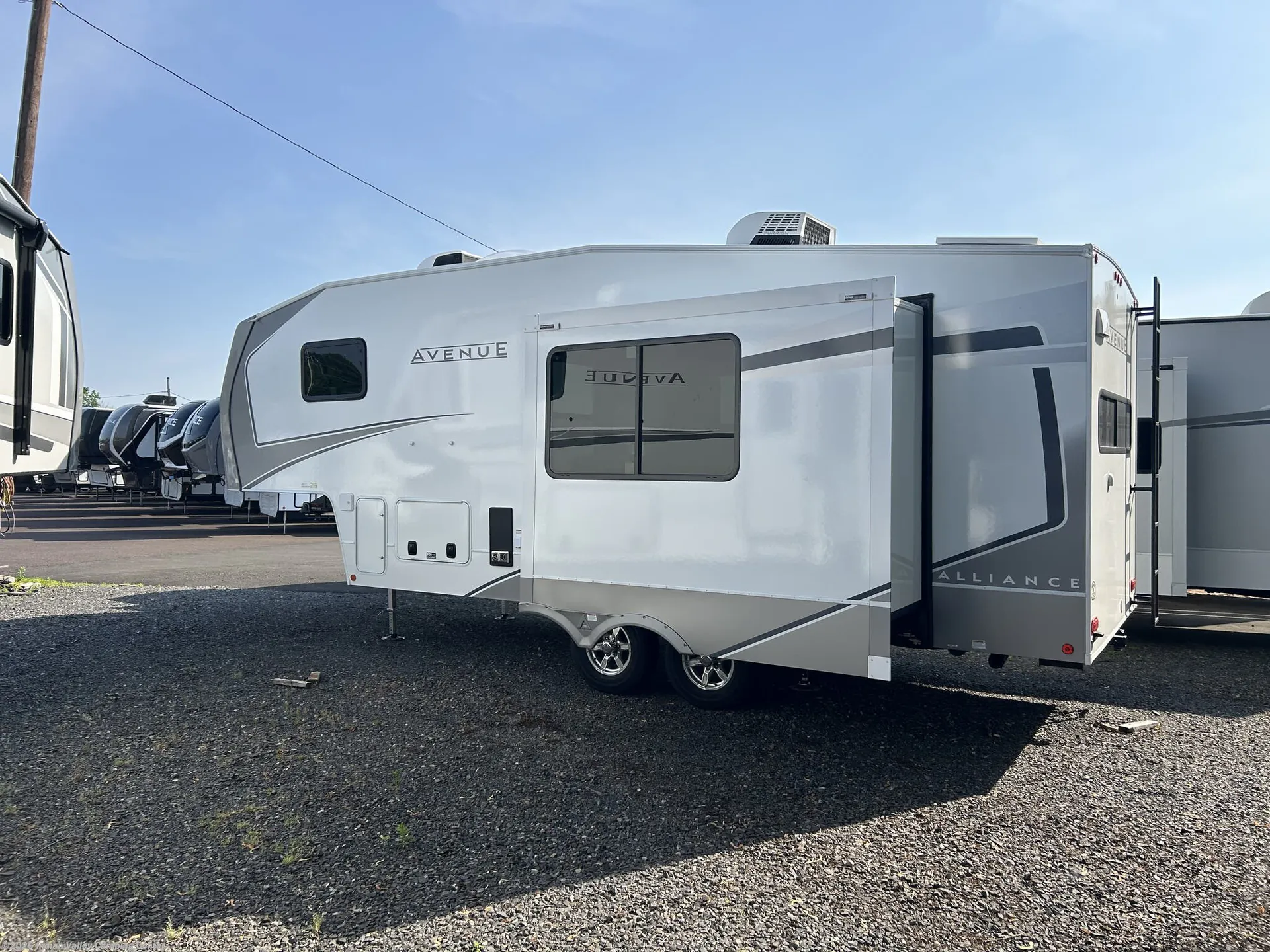 2027 Alliance RV Avenue All-Access Series 23ML - Photo 4