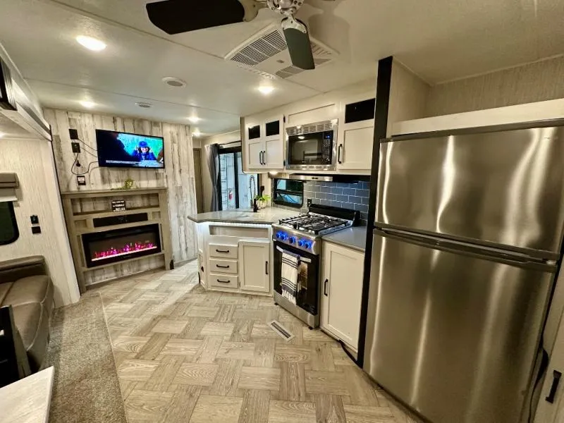 2022 Palomino Puma 39DBT - Photo 4