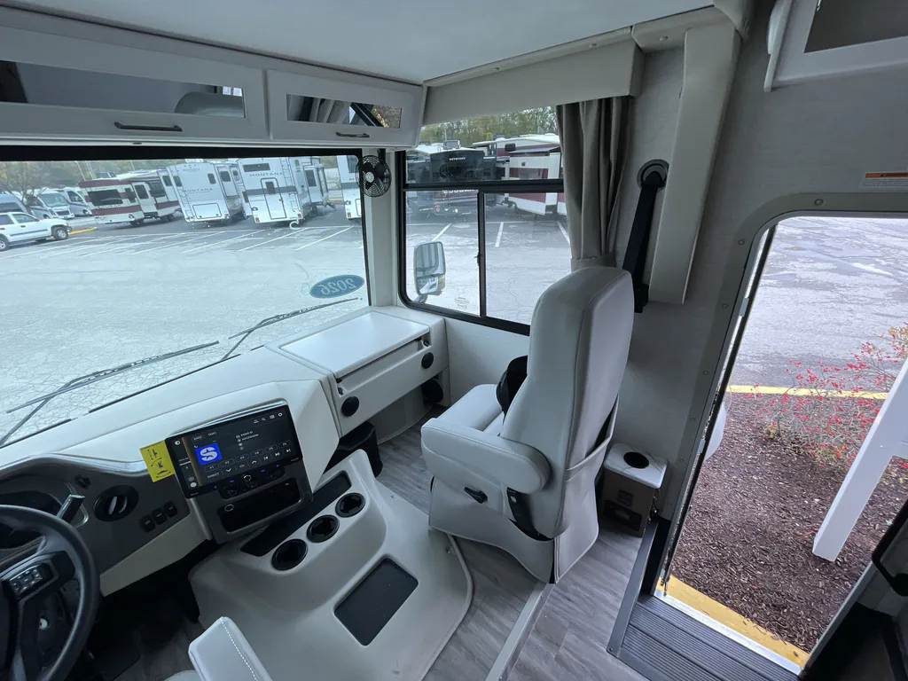 2026 Thor Motor Coach Freedom Traveler A29, Photos photo 30