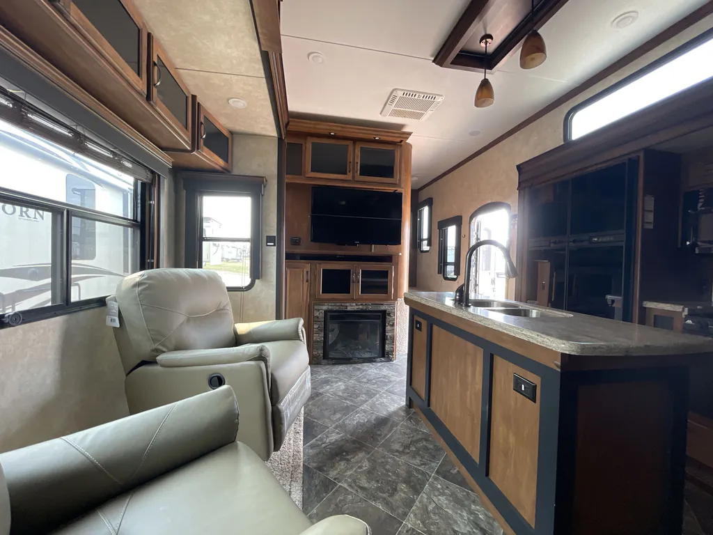 2014 Keystone Raptor 415, Photos photo 9