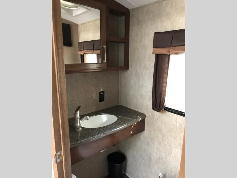 2015 Keystone RV Montana Used    3402 RL - Photo 3