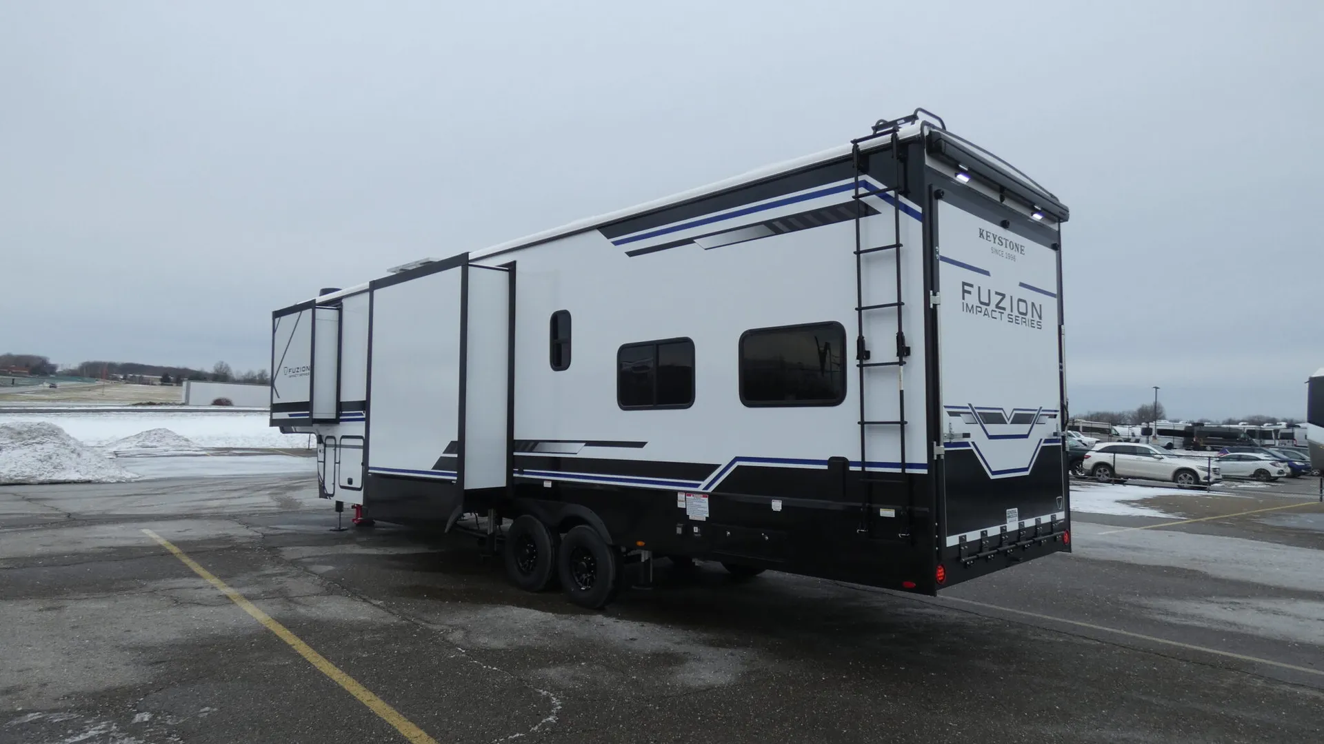 2026 Keystone Fuzion Impact Edition Fifth Wheel 337 - Photo 4