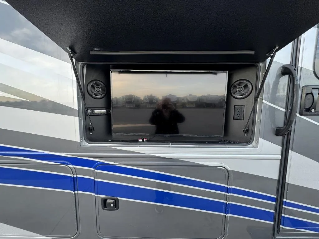 2023 Entegra Coach Vision XL 34B - Photo 3