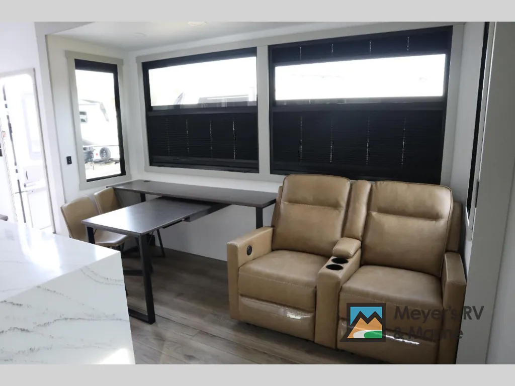 2026 Brinkley Model G 4100, Photos photo 23