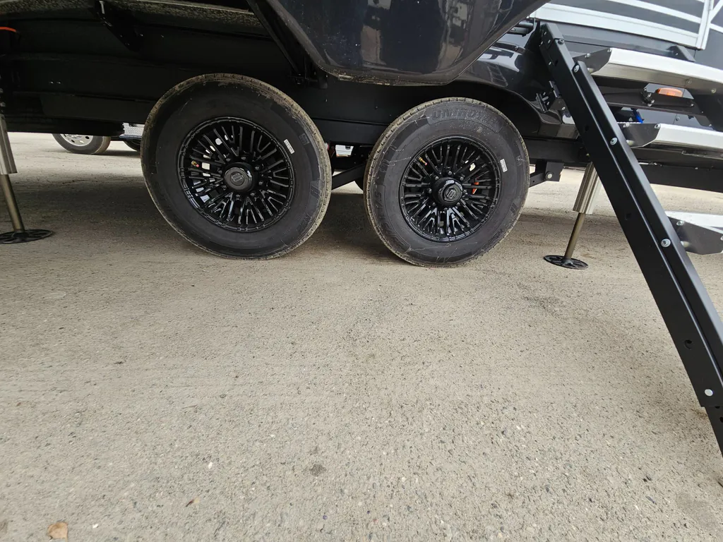 2026 Brinkley Model Z 3600, Photos photo 65