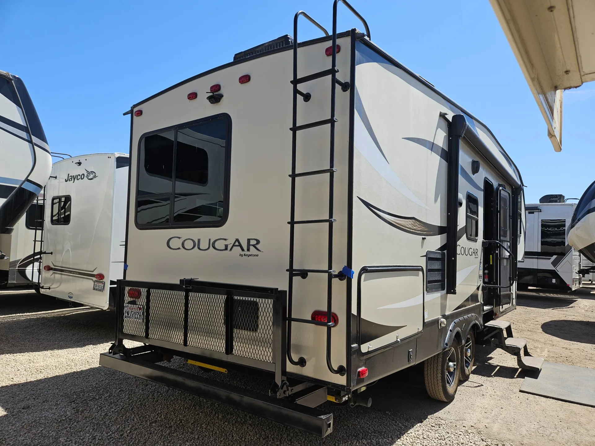 2018 Keystone Cougar Half-Ton 25RESWE - Photo 2