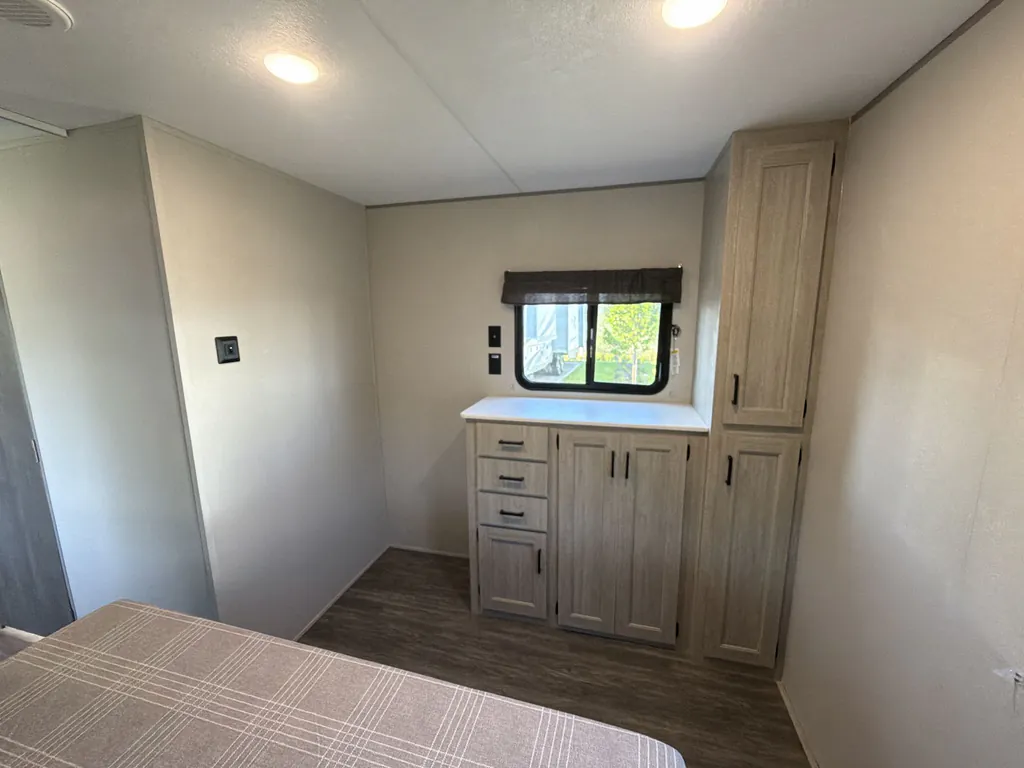 2026 Forest River Aurora 34BHTS 2 QUEEN BEDS, Photos photo 25