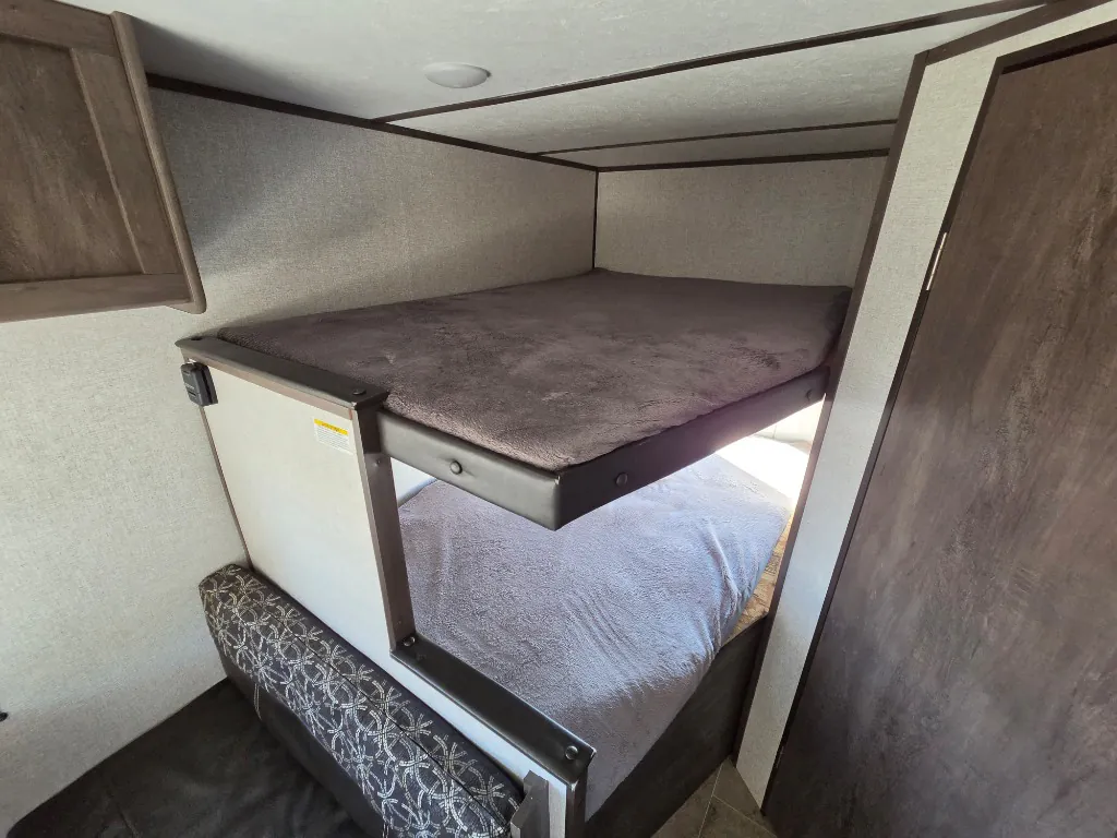 2021 Dutchmen Coleman Lantern LT 18BH, Photos photo 24
