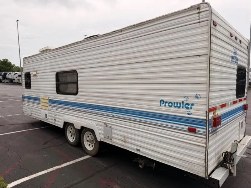 1995 Fleetwood RV Prowler 24C - Photo 4