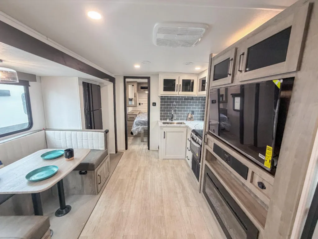 2026 Forest River Solaire 2430BHS, Photos photo 3