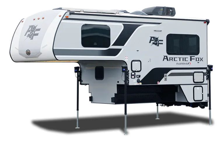 Arctic Fox Camper 865 exterior