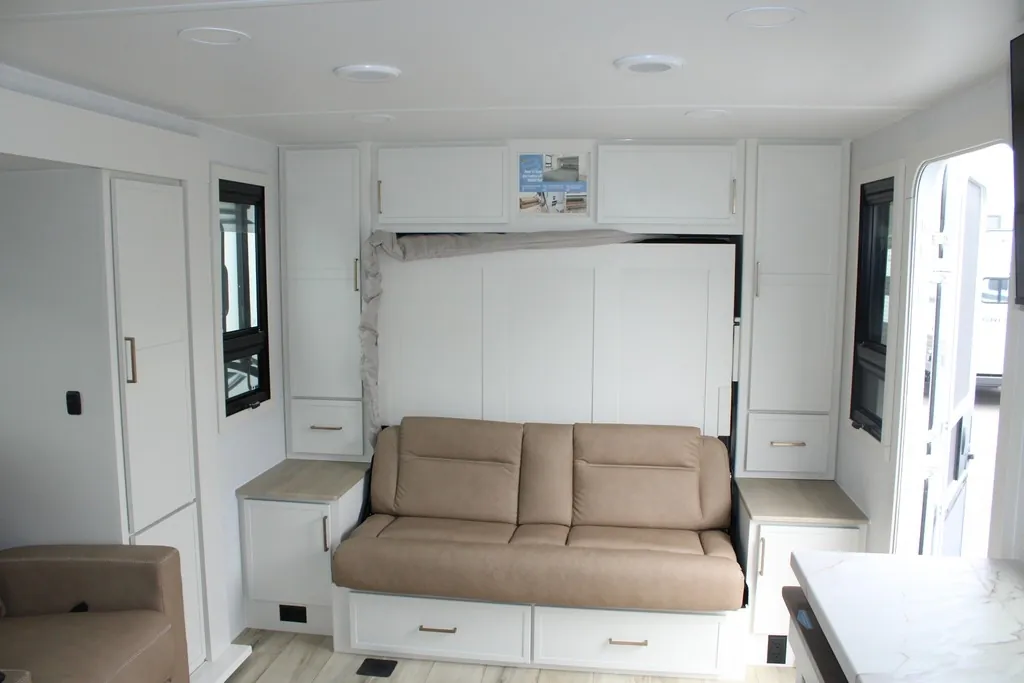 2026 Brinkley Model Ix 20X, Photos photo 10