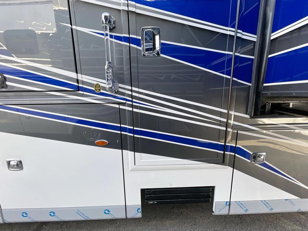 2026 Entegra Coach Centurion 39N - Photo 2