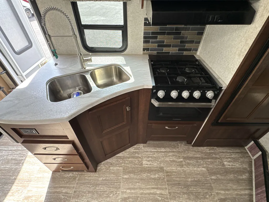 2018 Forest River Sunseeker 2420MS, Photos photo 10