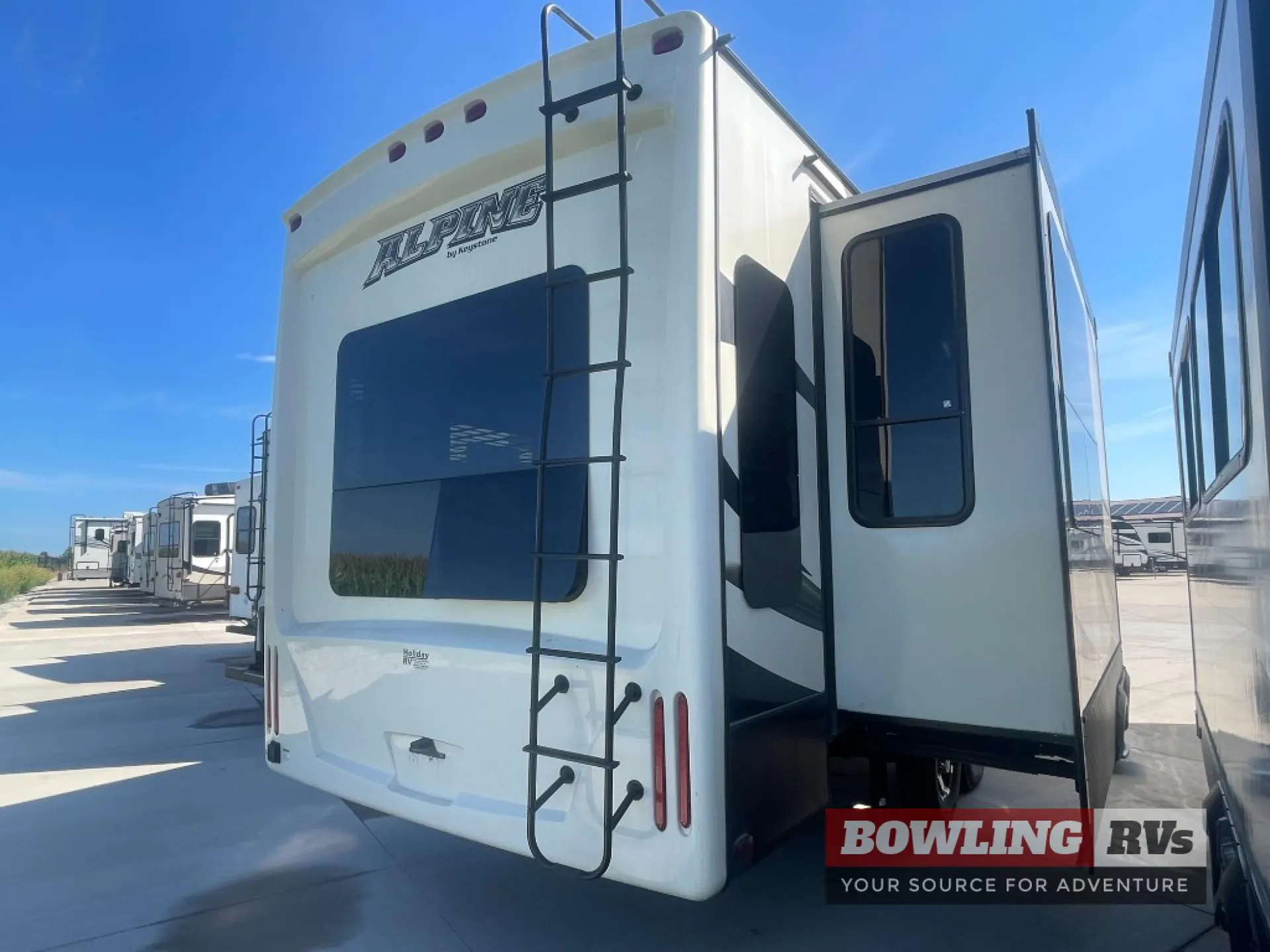 2016 Keystone Alpine 3100RL dealer photo 3 from Bowling Motors & RV Sales