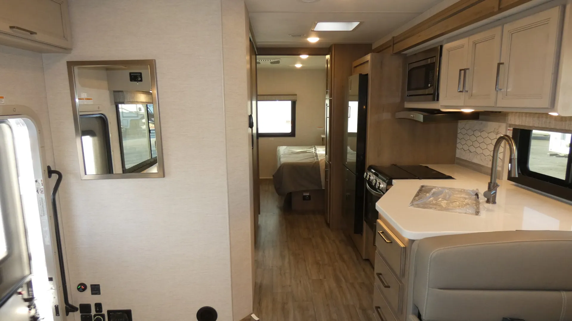 2026 Thor Motor Coach ACE 30C - Photo 3