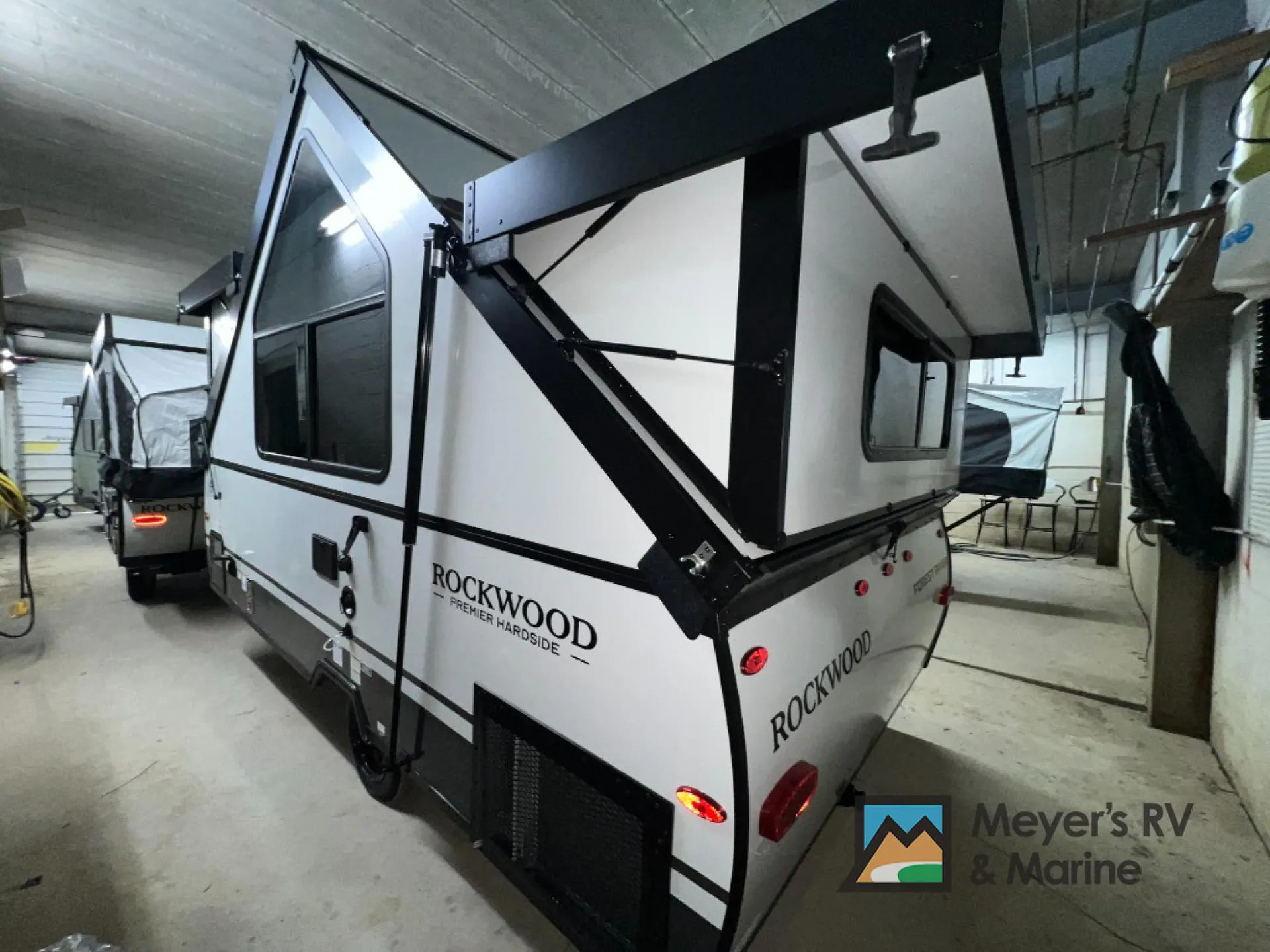 2026 Forest River Rockwood Hardside Series A121FD - Photo 4