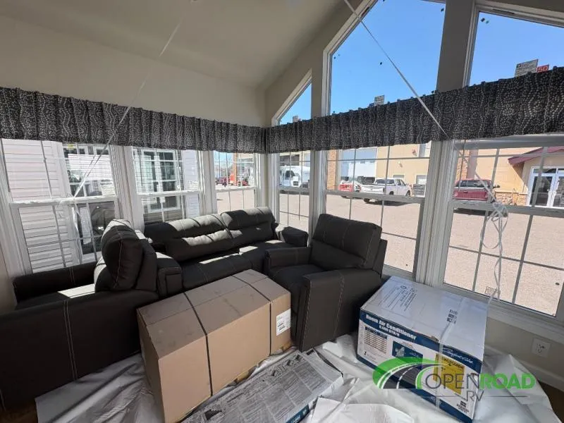 2026 Champion Homes Highland 405 - Photo 2
