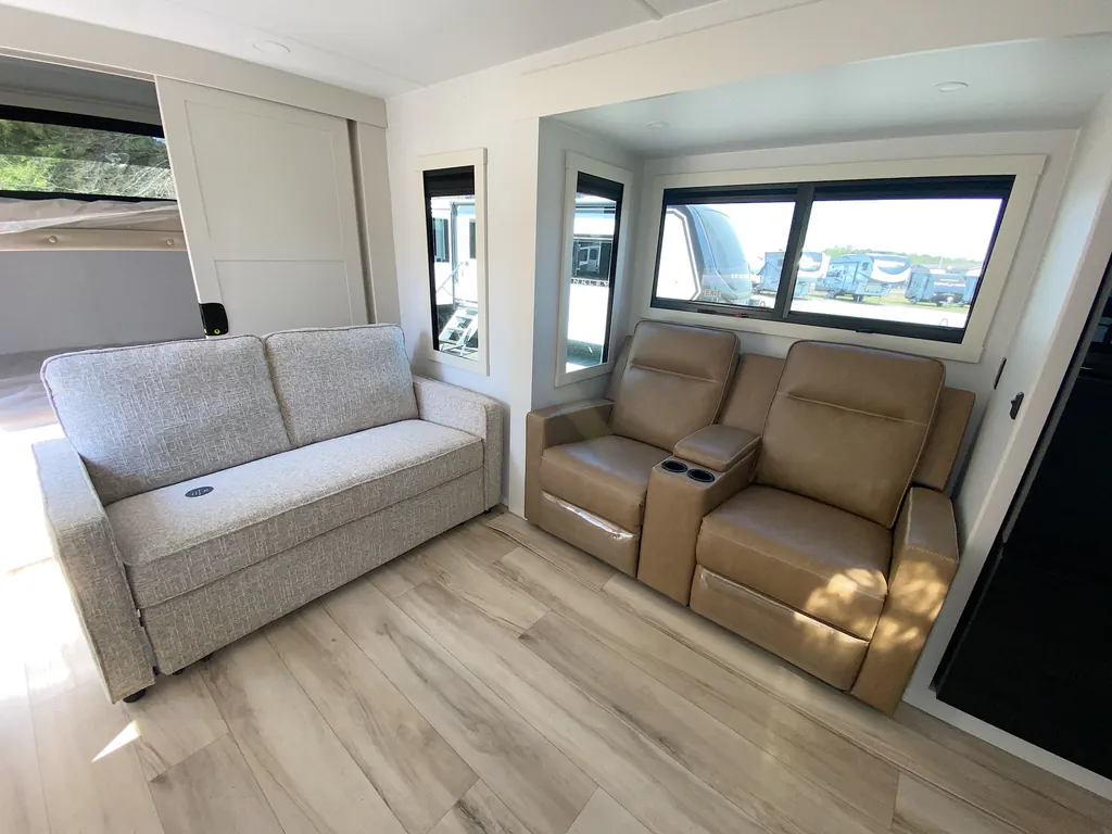 2026 Brinkley Model I 294, Photos photo 12