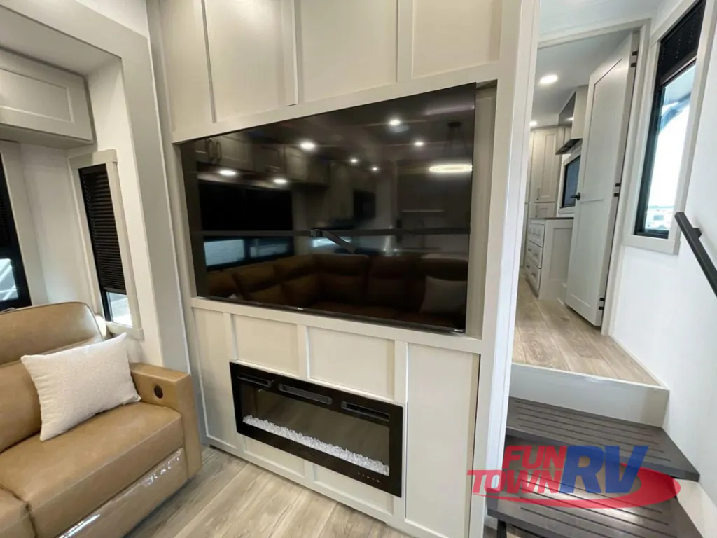 2026 Brinkley Model G 3970, Photos photo 15