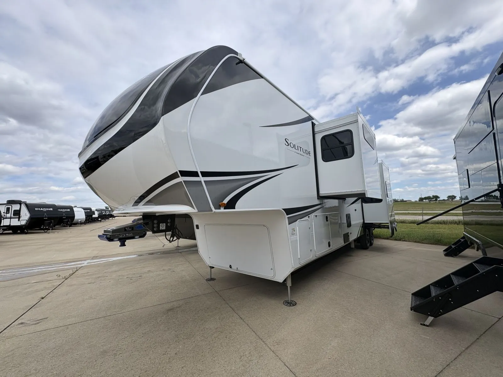 2026 Grand Design Solitude 417KB - Photo 4