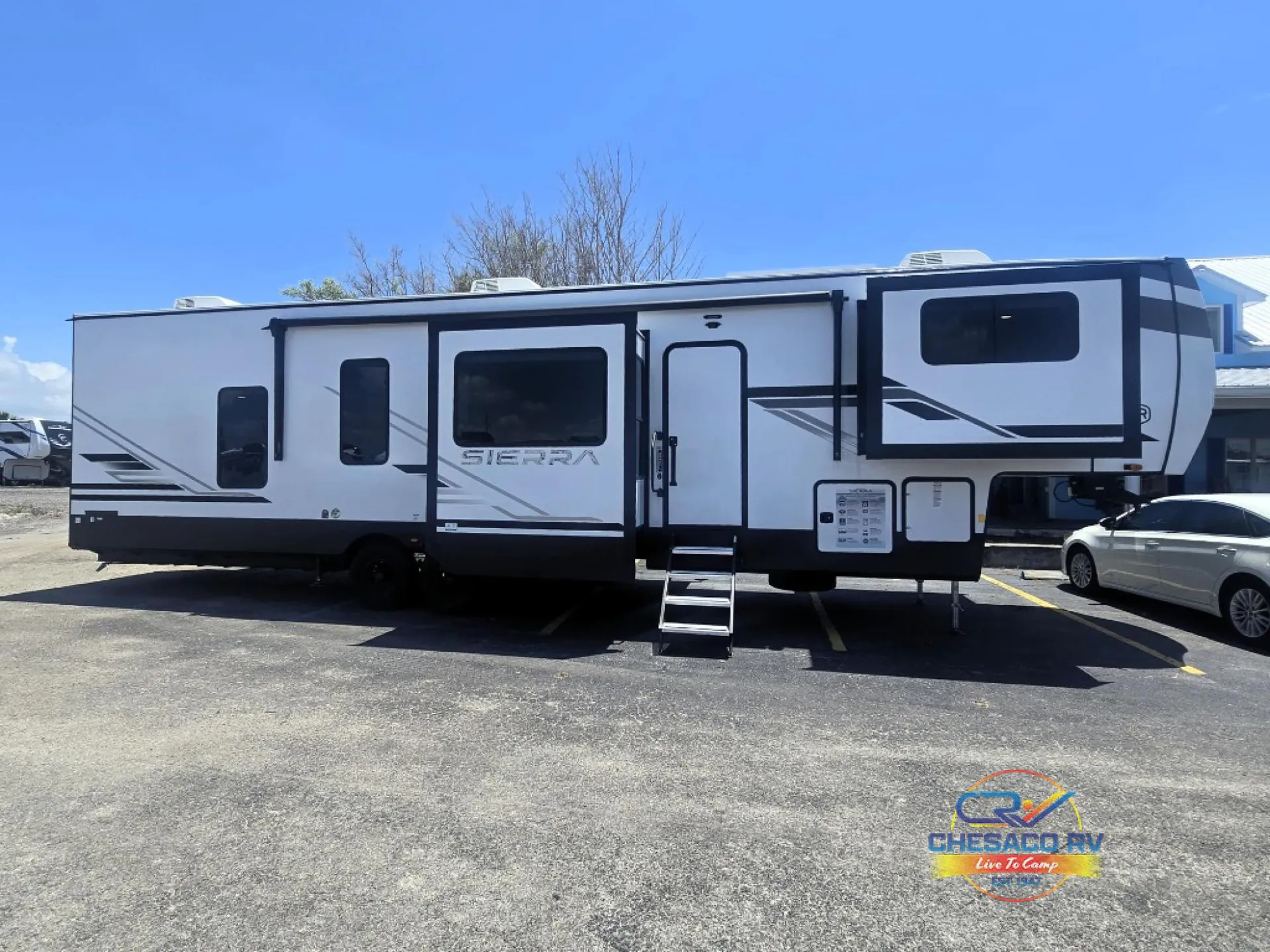 2025 Forest River Sierra 3990FL - Photo 3