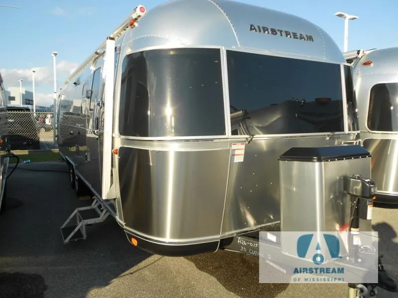 2026 Airstream Classic 30RB - Photo 2