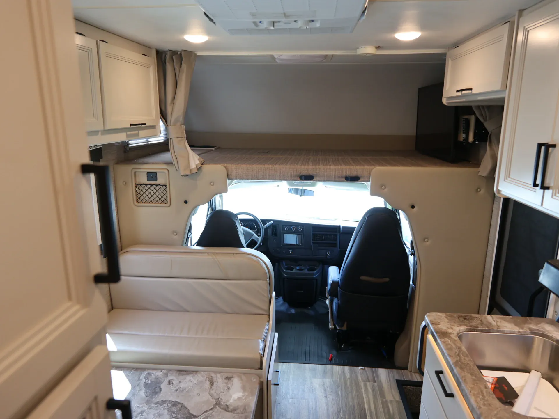 2023 Thor Motor Coach Four Winds 22B - Photo 4