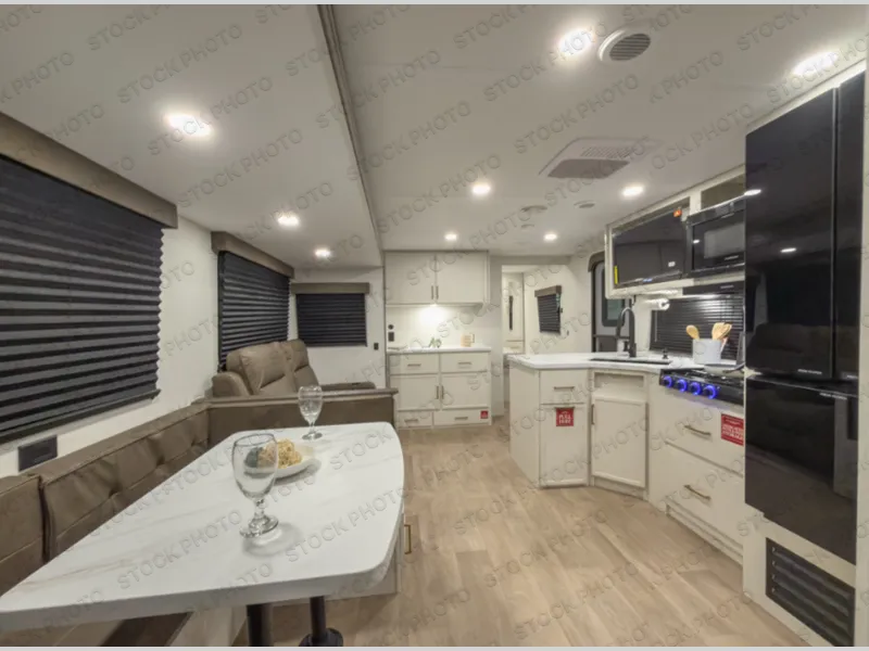 2027 Grand Design Transcend 325BHT - Photo 3