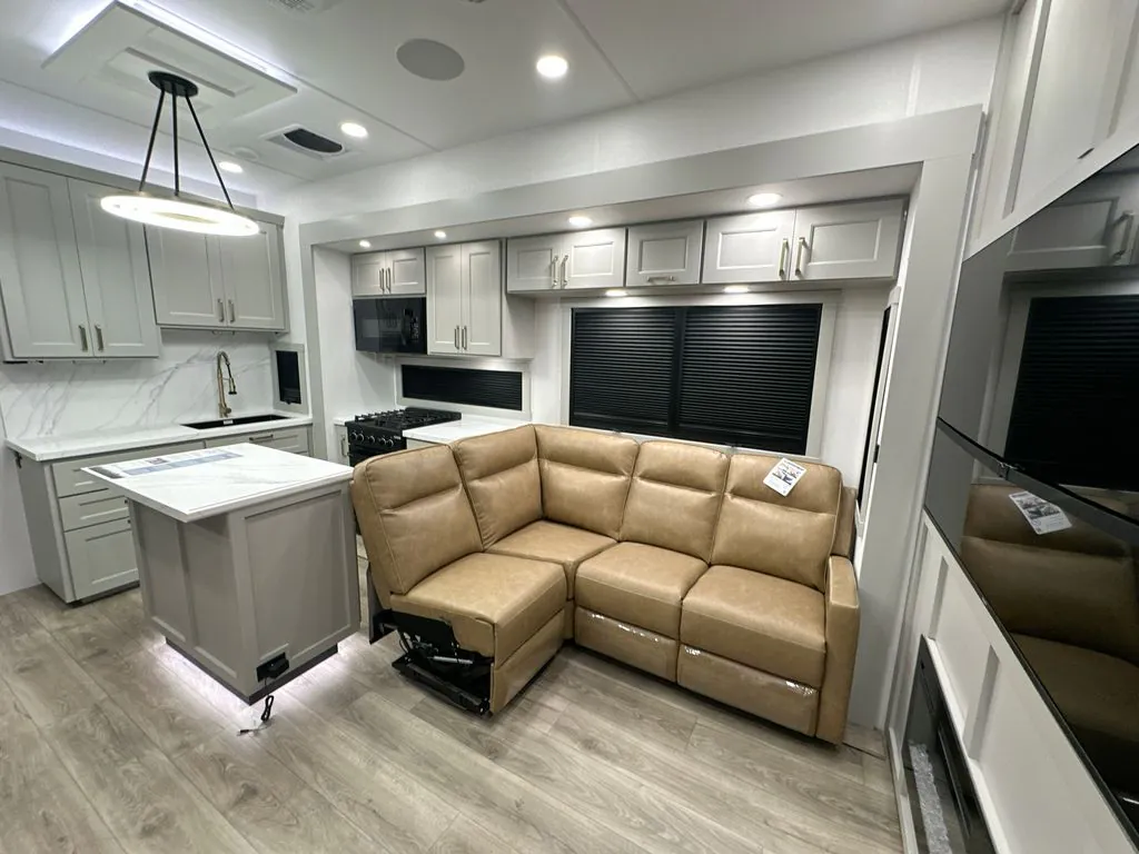2026 Brinkley Model G 3970, Photos photo 17