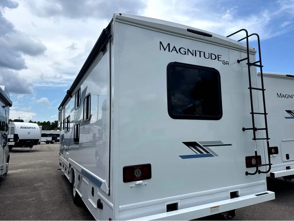 2027 Thor Motor Coach Magnitude GA31 - Photo 3
