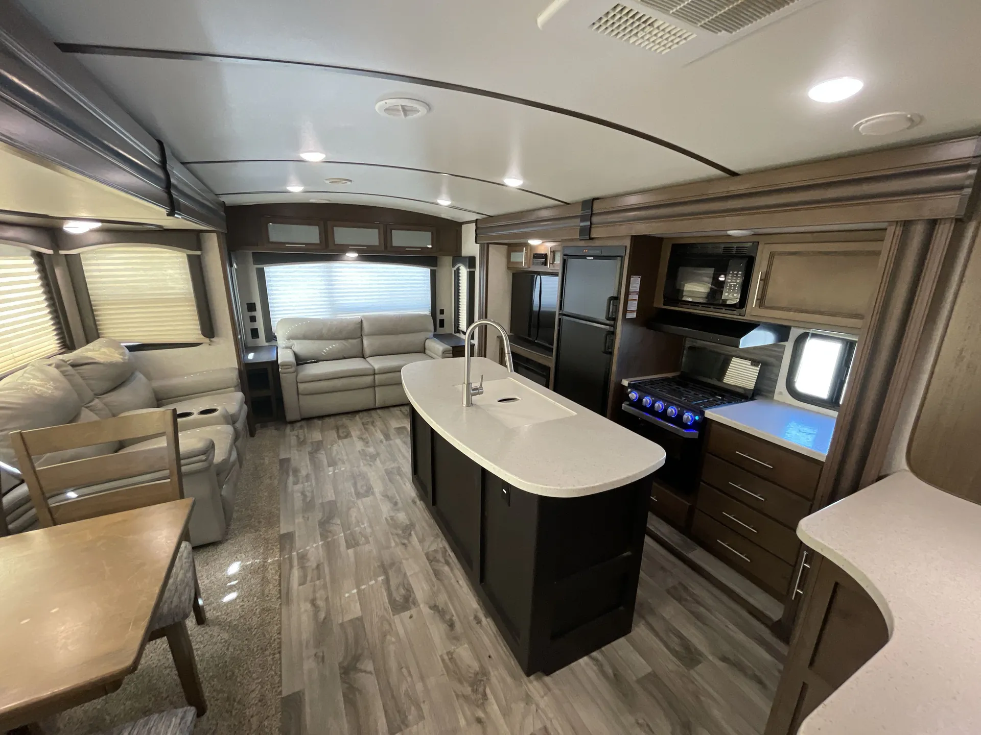 2020 Keystone Cougar Half-Ton 32RLI — living area main
