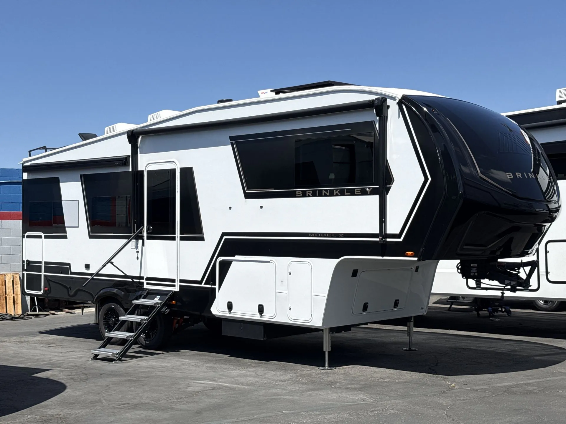 2027 Brinkley Model Z 2680