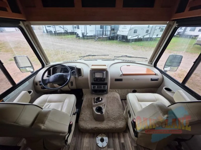 2018 Winnebago Sunstar 27P - Photo 4