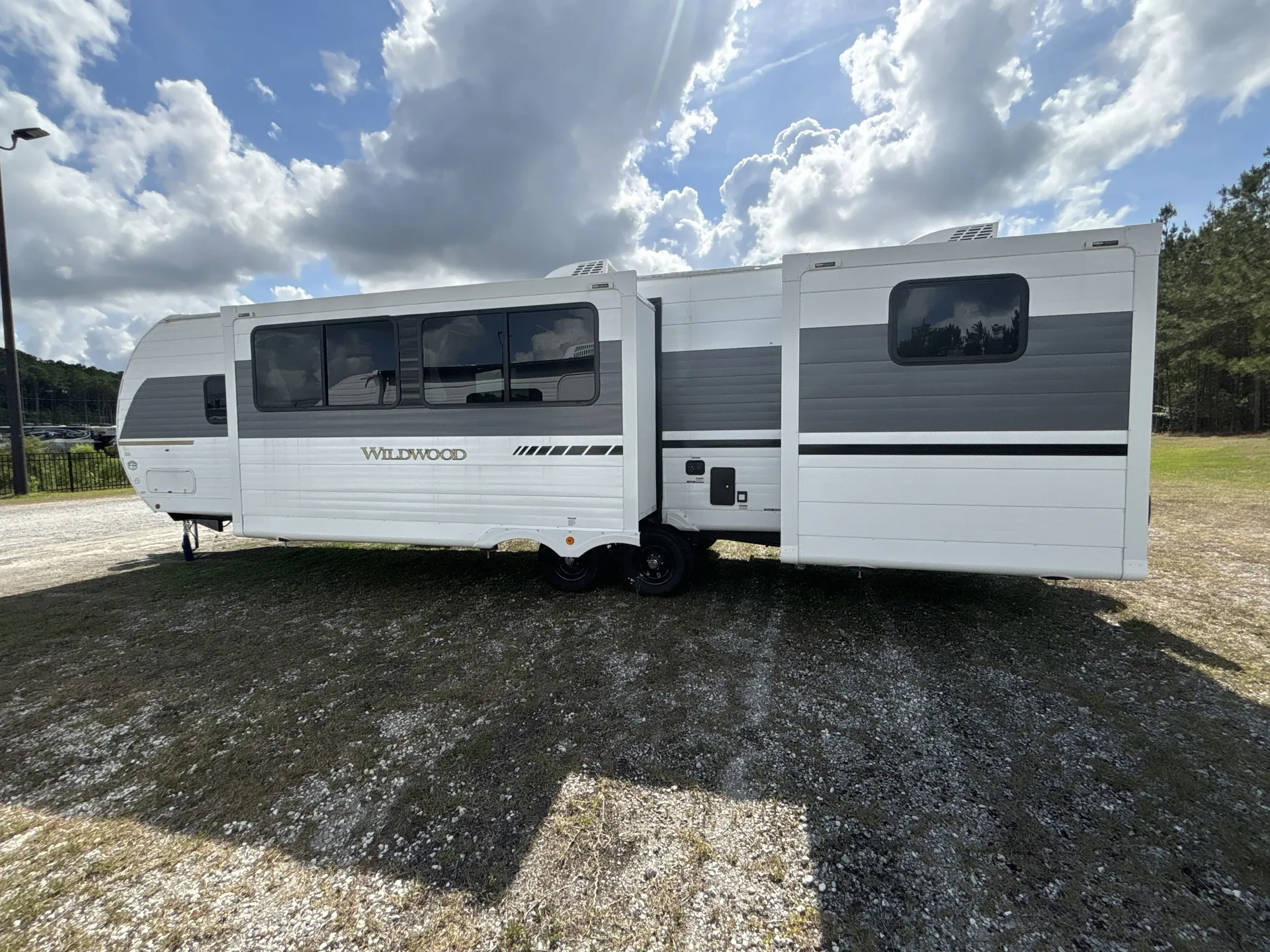 2026 Forest River Wildwood 32BHDS — off campside
