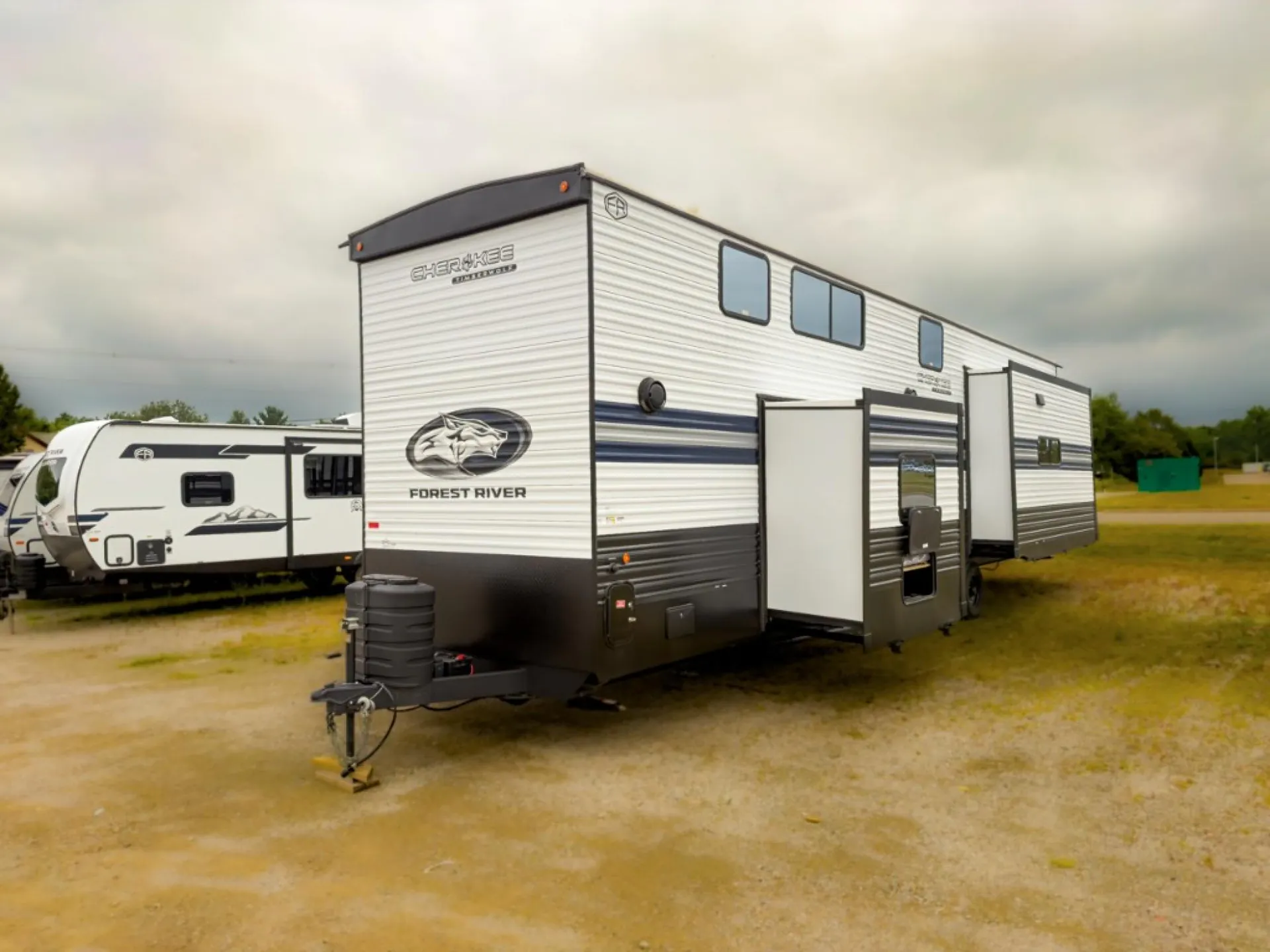 2027 Forest River Cherokee Timberwolf 39JM — Photo 6