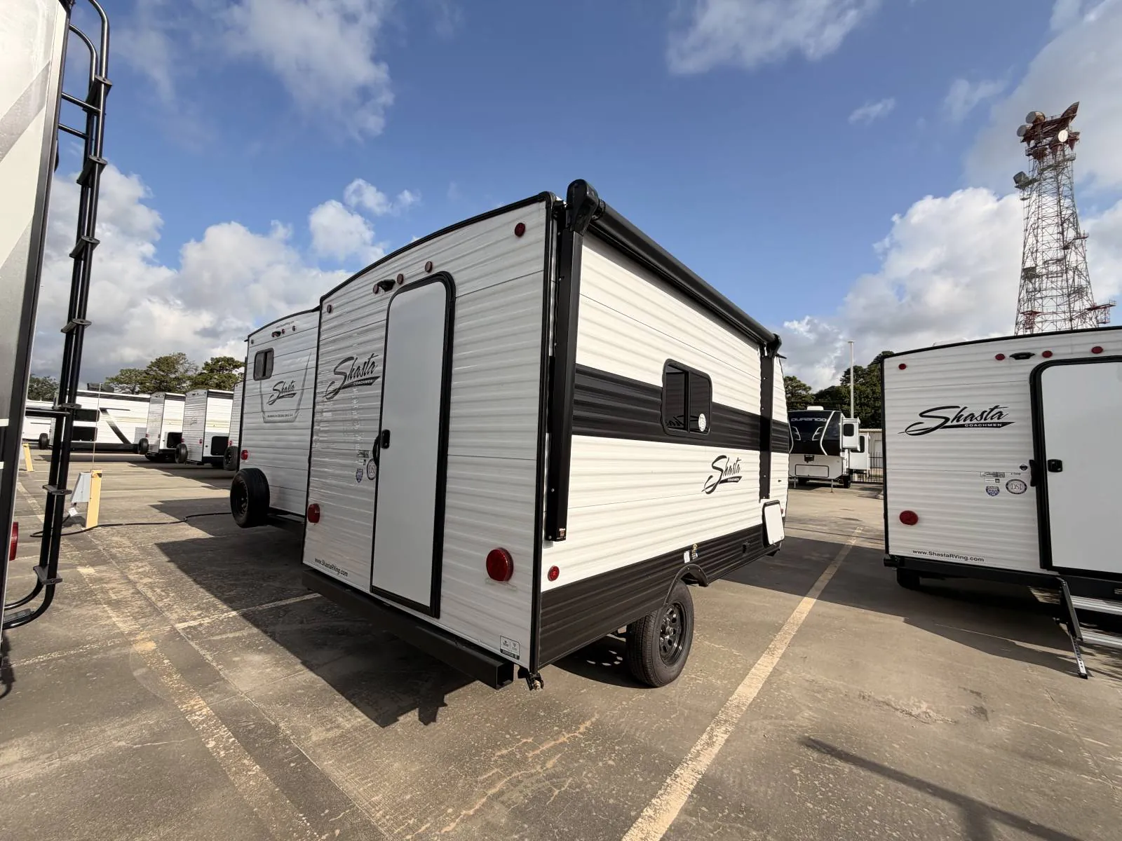 2026 Coachmen Shasta Compact 17DB - Photo 4