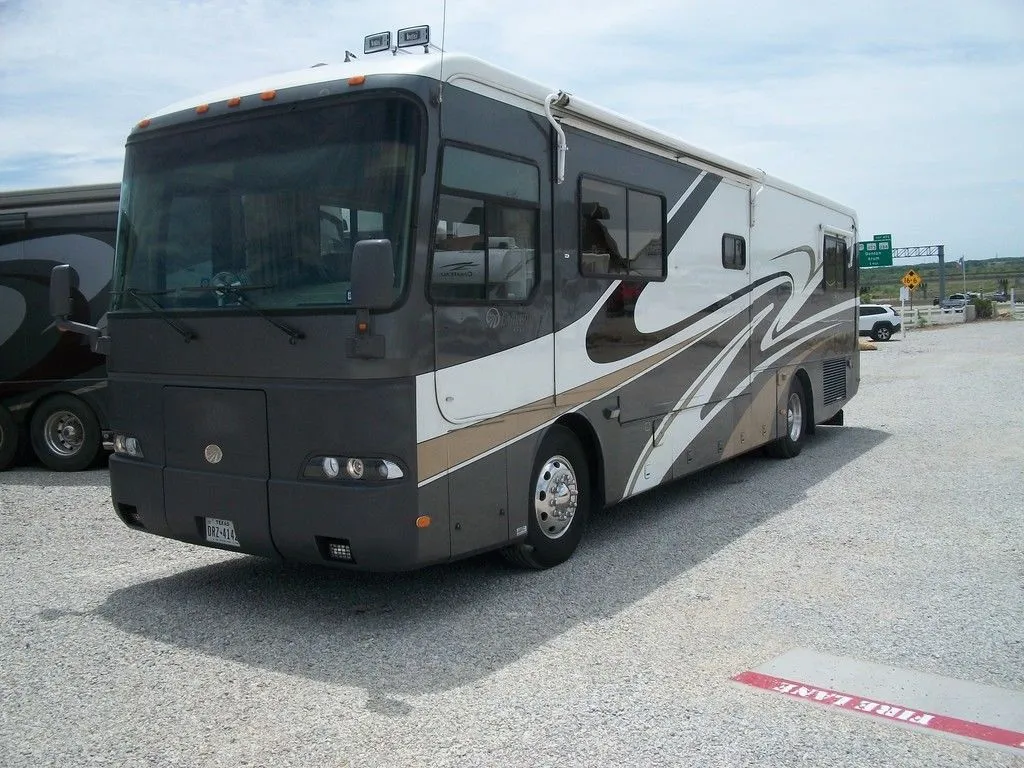 2001 Monaco Dynasty 36FDS - Main photo