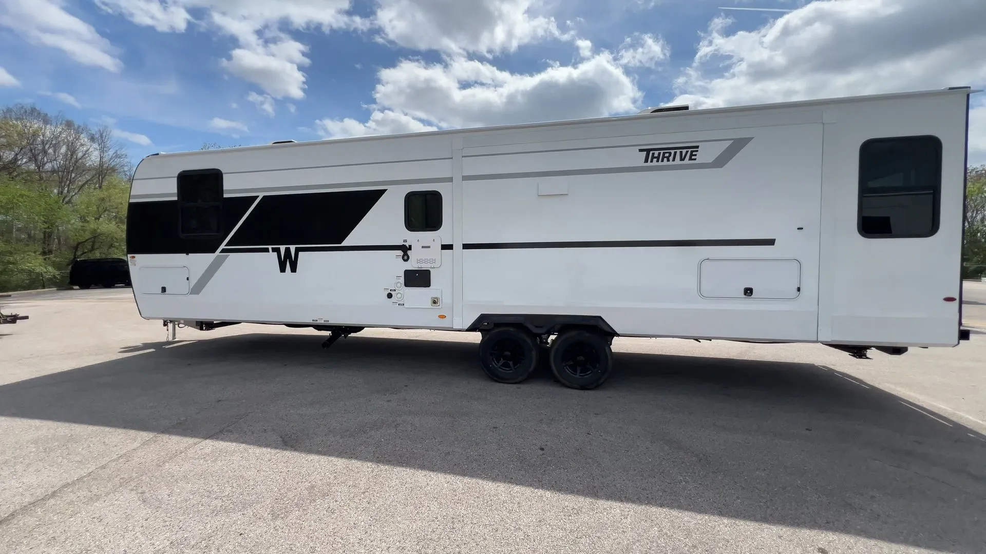 2026 Winnebago Thrive 29RLO - Photo 4