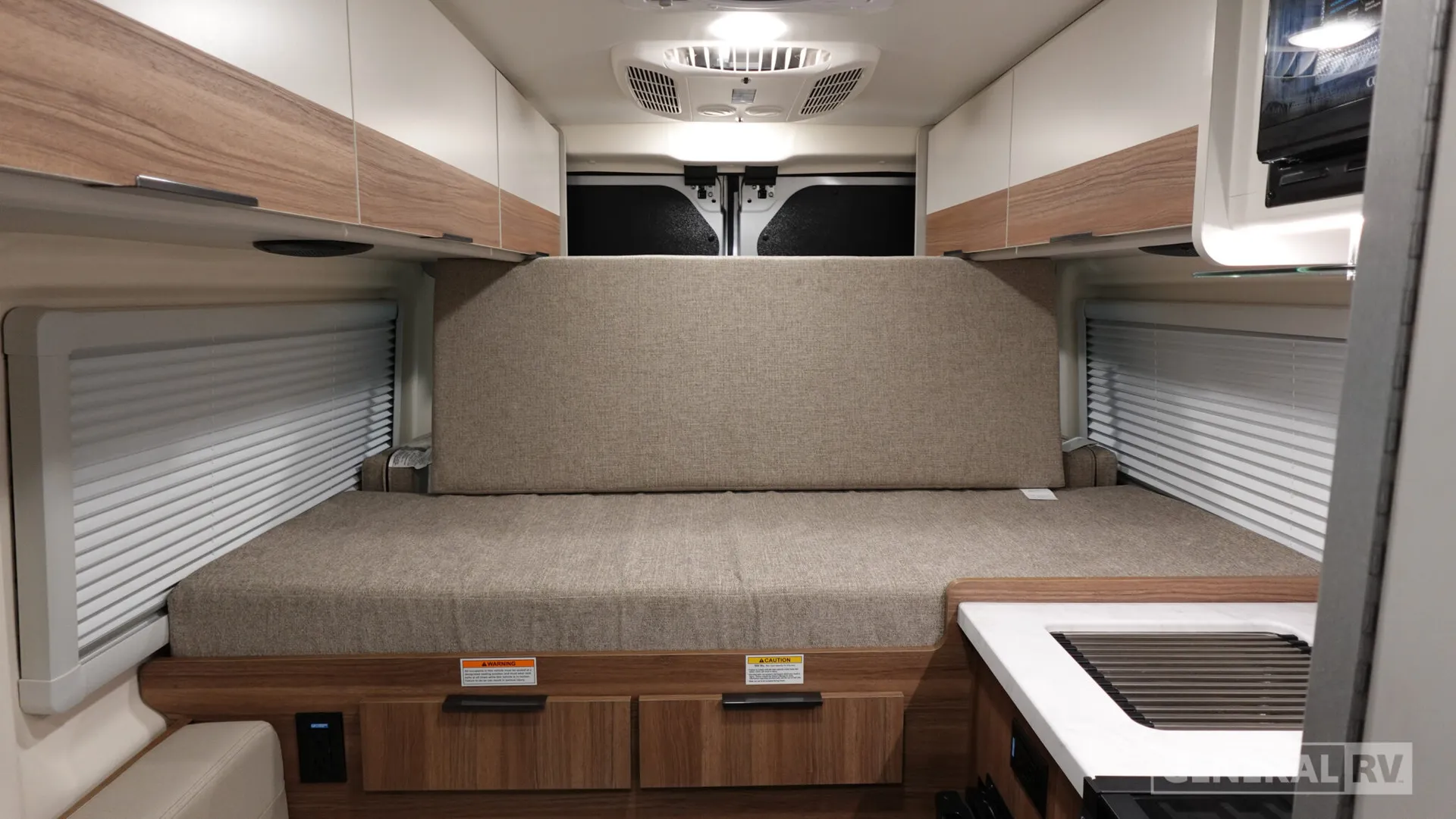 2027 Thor Motor Coach Rize 18Z - Photo 3