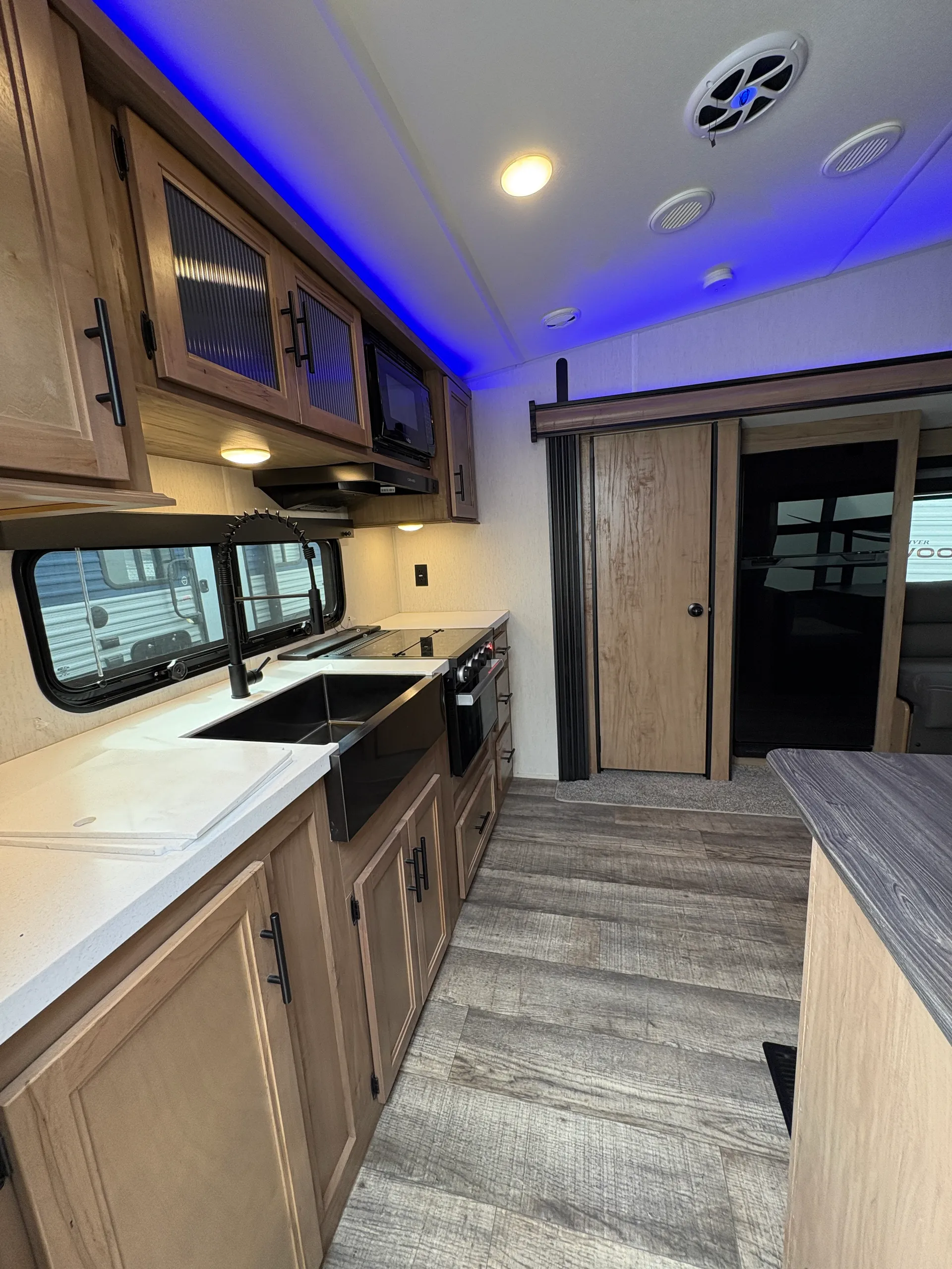 2023 Forest River Cherokee Black Label 235MBBL - Photo 4