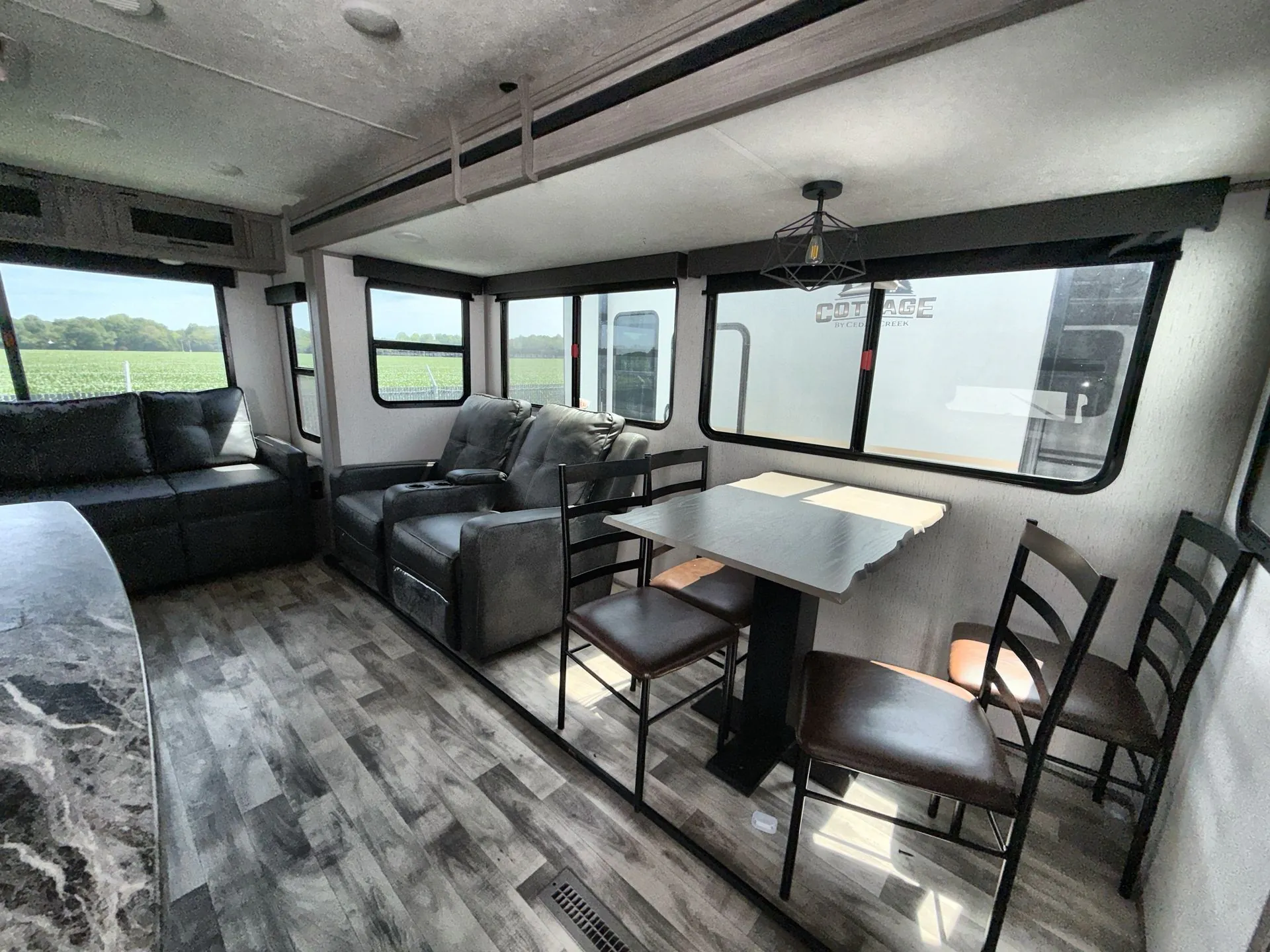 2023 Dutchmen Kodiak Ultimate 3221RLSL — living area main