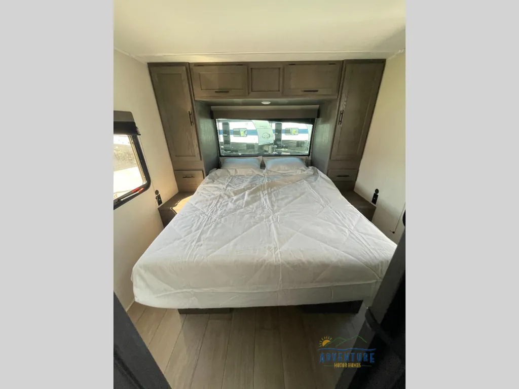 2026 Forest River Cherokee Alpha Wolf 33BH, Photos photo 27