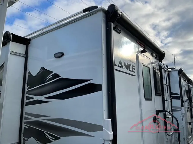 2026 Lance Lance Truck Campers New    1062 - Photo 4