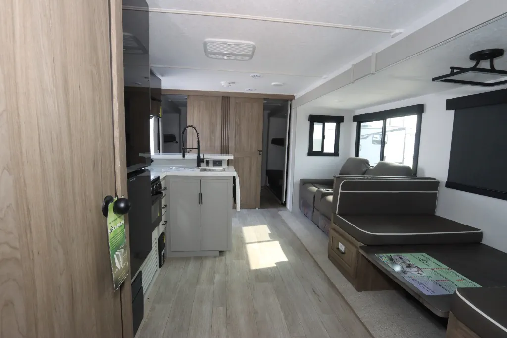 2026 Coachmen Freedom Express Liberty Edition 330BHJJ - Photo 3
